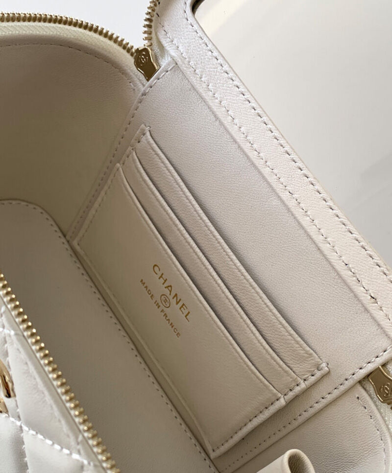 Chanel Long Vanity With Chain AP4452